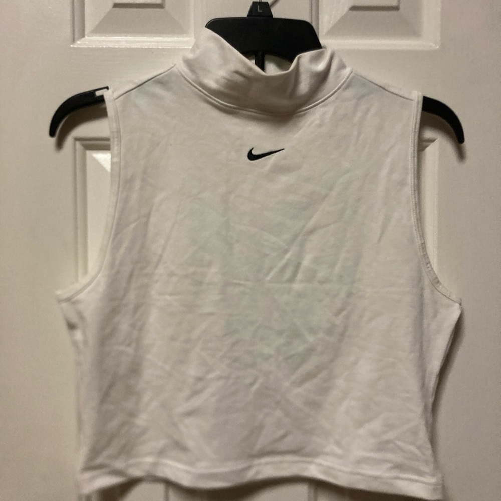 Medium White Nike Cropped Sleeveless Highneck Top